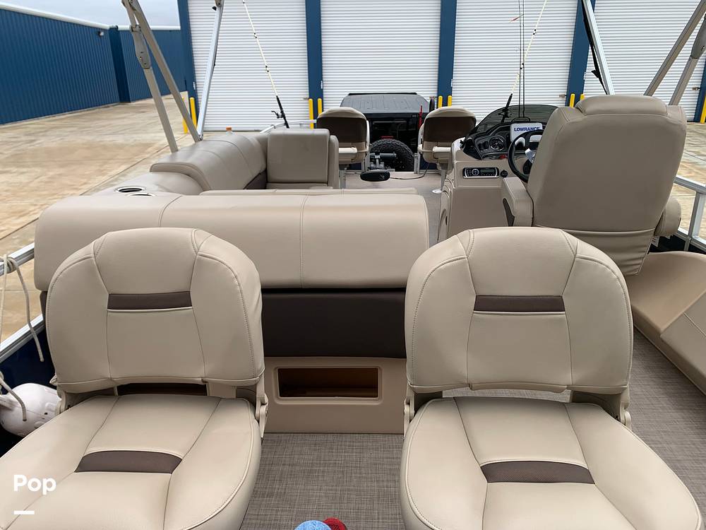 Slide: The Image of Sun Tracker 22 DLX Fishin" Barge 2019 - 40