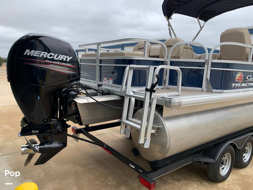 Slide: The Image of Sun Tracker 22 DLX Fishin" Barge 2019 - 44