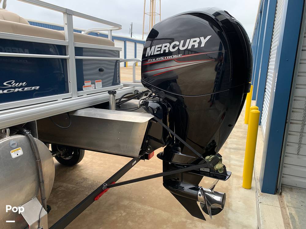Slide: The Image of Sun Tracker 22 DLX Fishin" Barge 2019 - 49