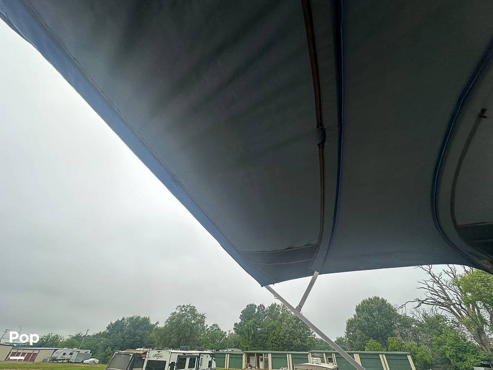 Slide: The Image of Sun Tracker 22DLX Fishing Barge 2017 - 113