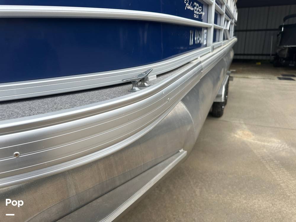 Slide: The Image of Sun Tracker 22DLX Fishing Barge 2017 - 14