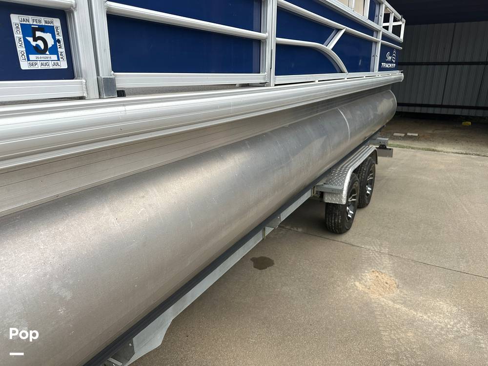 Slide: The Image of Sun Tracker 22DLX Fishing Barge 2017 - 16