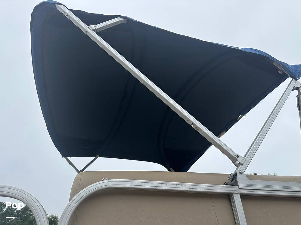 Slide: The Image of Sun Tracker 22DLX Fishing Barge 2017 - 18