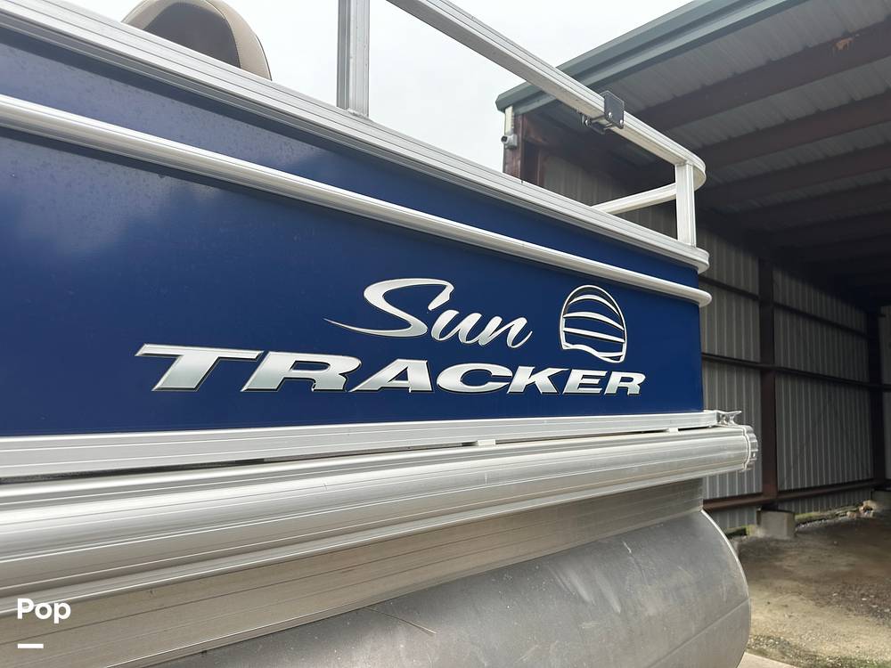 Slide: The Image of Sun Tracker 22DLX Fishing Barge 2017 - 21