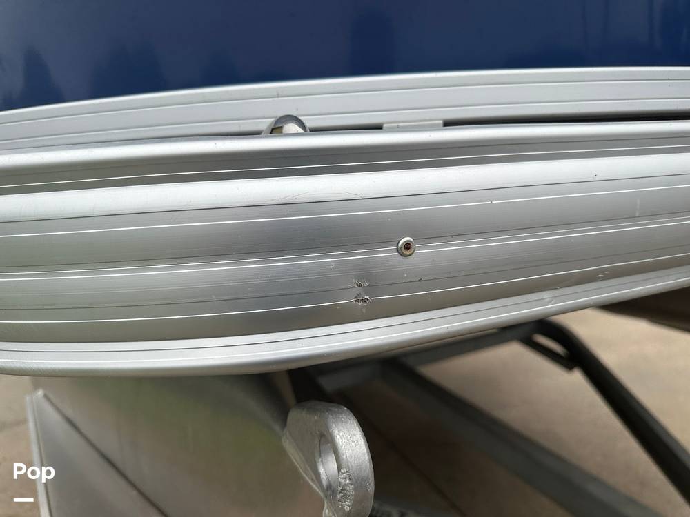 Slide: The Image of Sun Tracker 22DLX Fishing Barge 2017 - 43