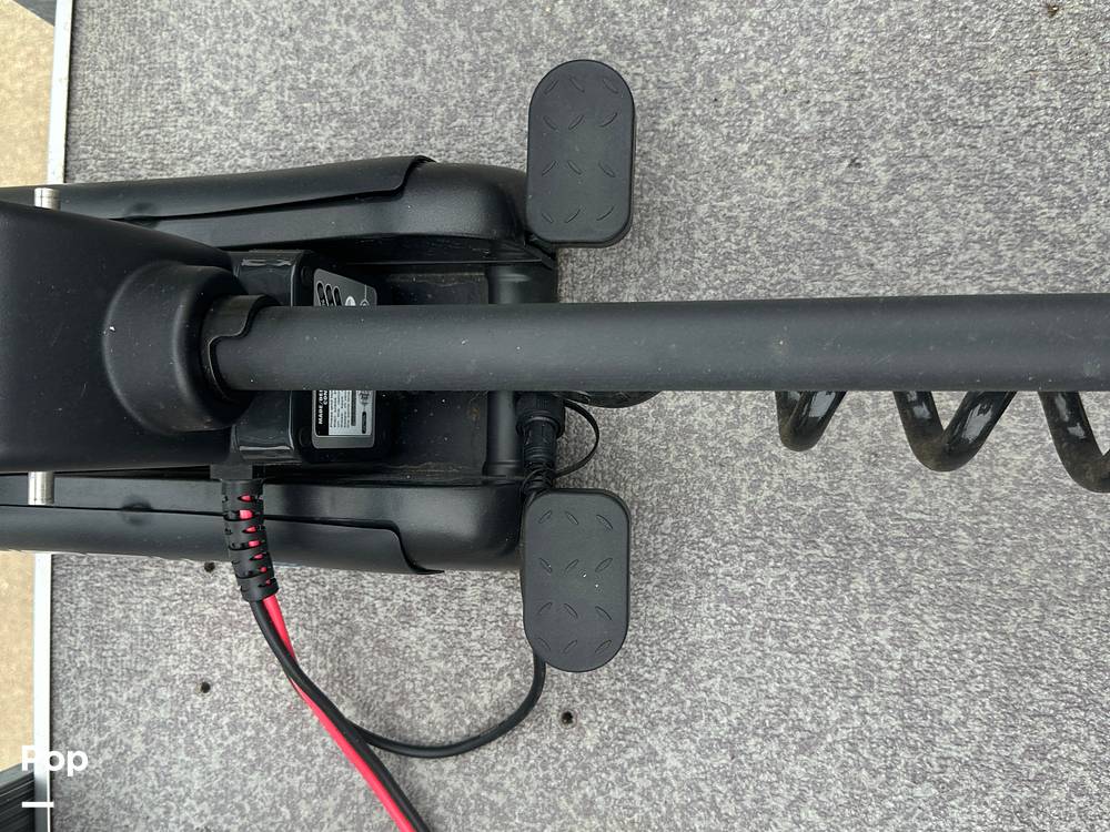 Slide: The Image of Sun Tracker 22DLX Fishing Barge 2017 - 55
