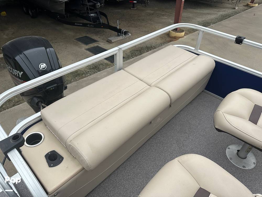 Slide: The Image of Sun Tracker 22DLX Fishing Barge 2017 - 65