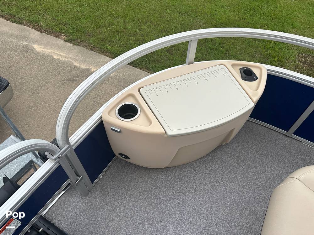 Slide: The Image of Sun Tracker 22DLX Fishing Barge 2017 - 86