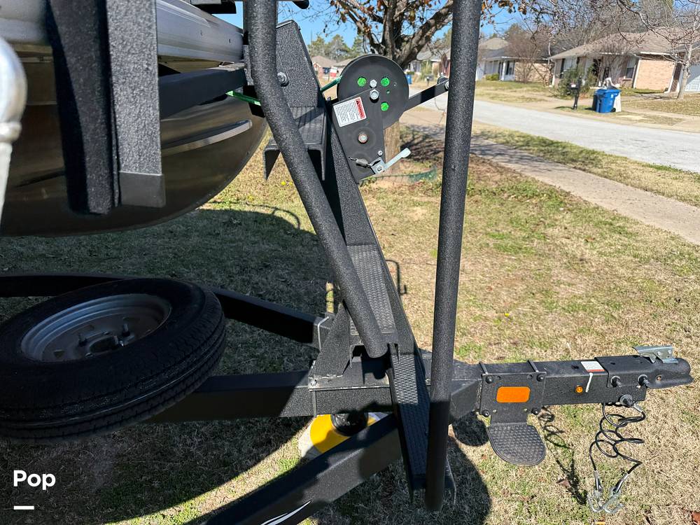Slide: The Image of Sun Tracker Bass Buggy 16XL 2024 - 15073117