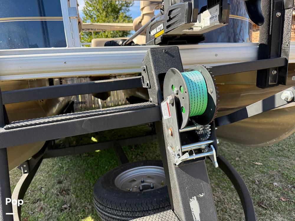 Slide: The Image of Sun Tracker Bass Buggy 16XL 2024 - 15073122