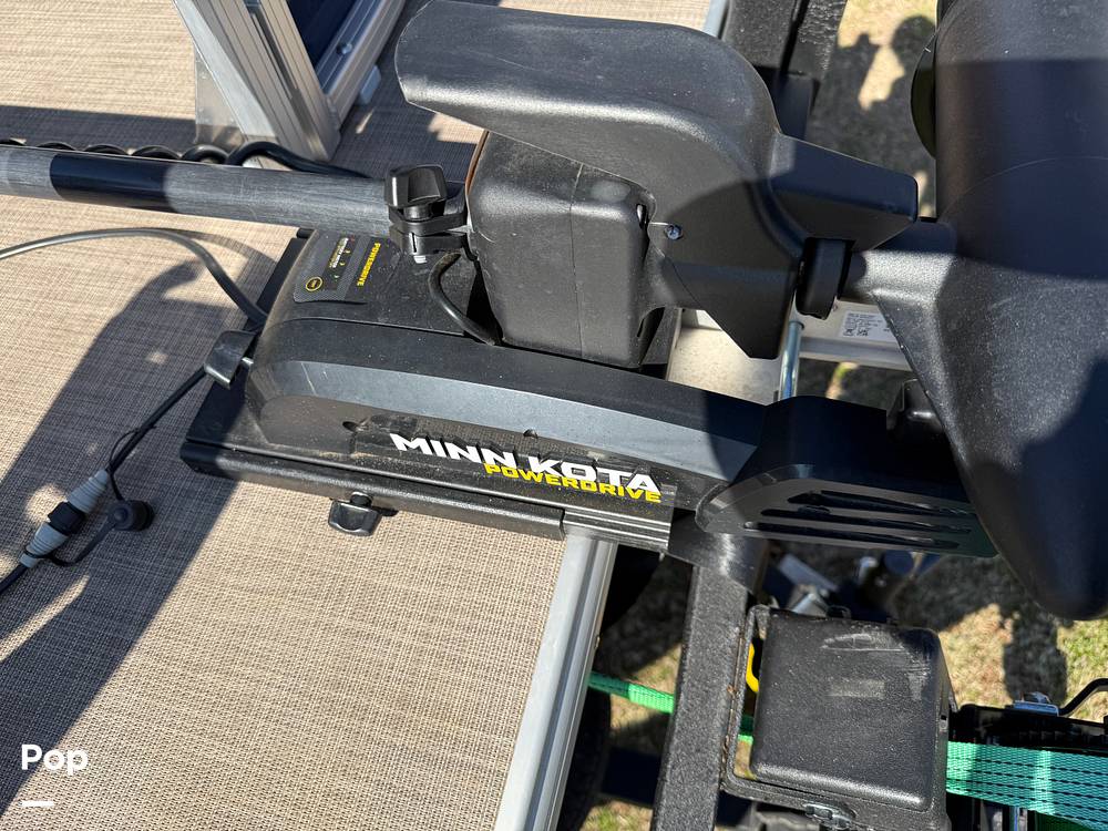 Slide: The Image of Sun Tracker Bass Buggy 16XL 2024 - 15073131