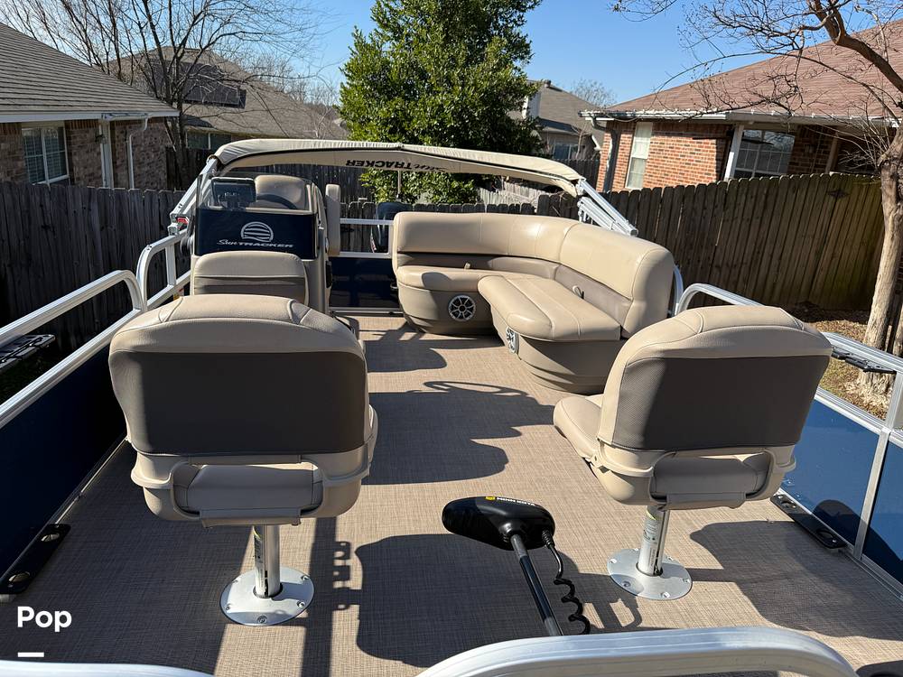 Slide: The Image of Sun Tracker Bass Buggy 16XL 2024 - 15073134