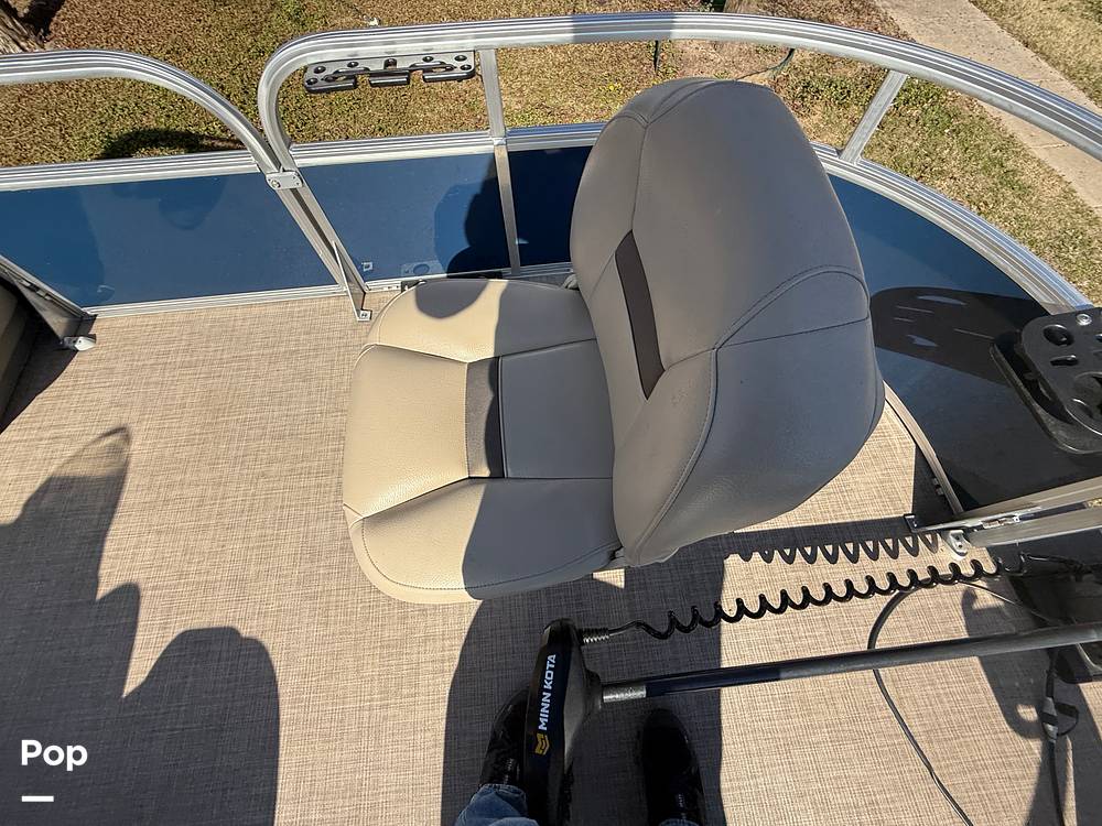Slide: The Image of Sun Tracker Bass Buggy 16XL 2024 - 15073143