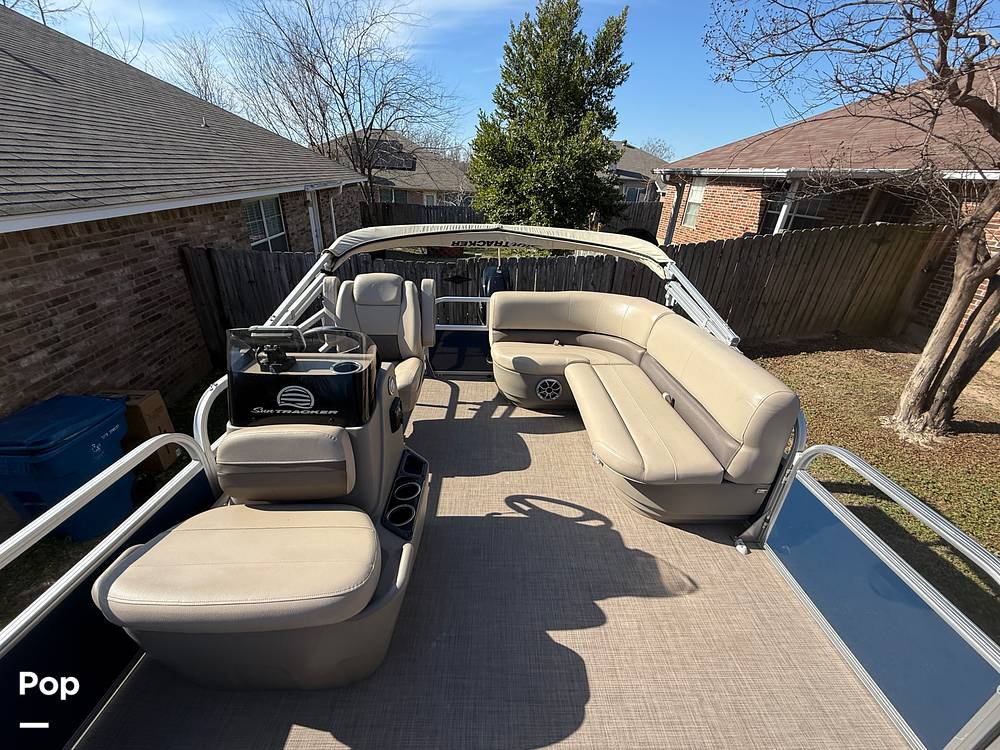 Slide: The Image of Sun Tracker Bass Buggy 16XL 2024 - 15073147