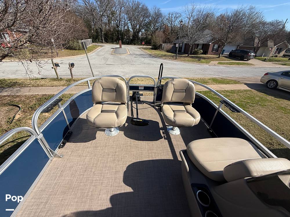Slide: The Image of Sun Tracker Bass Buggy 16XL 2024 - 15073148