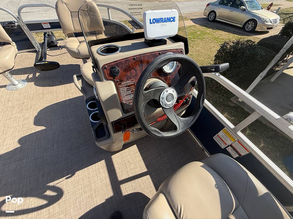 Slide: The Image of Sun Tracker Bass Buggy 16XL 2024 - 15073150