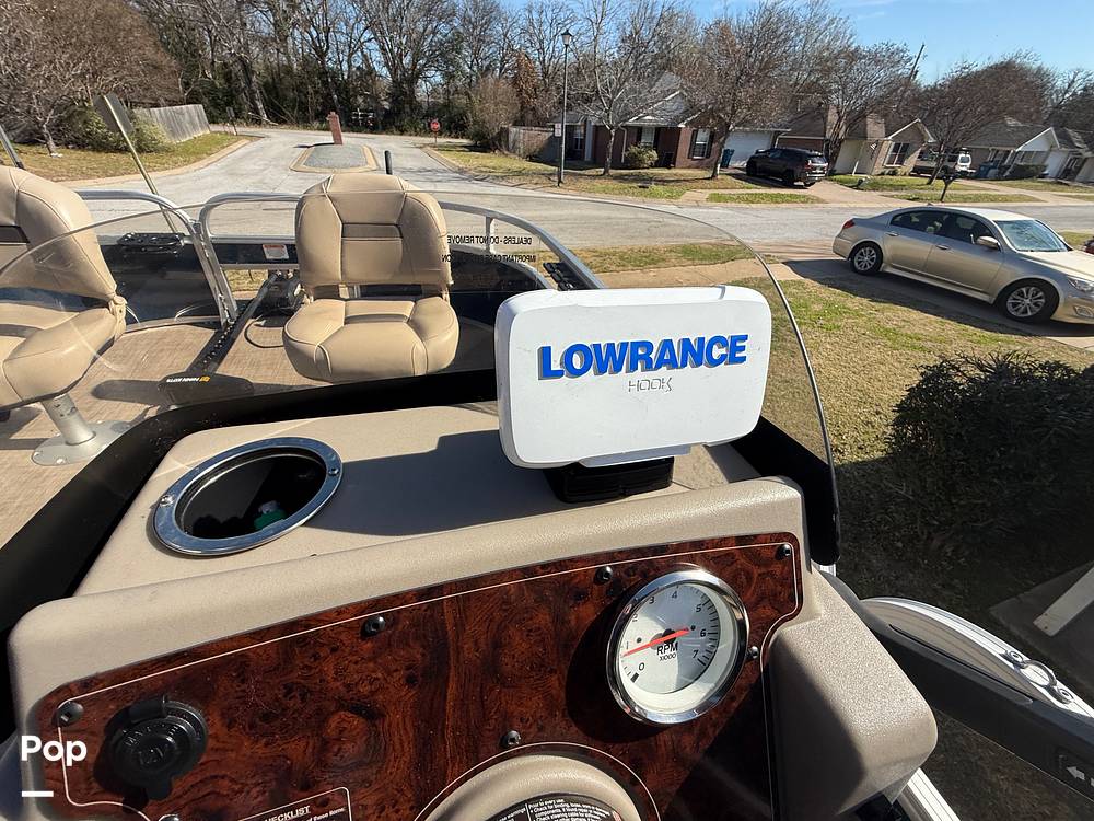 Slide: The Image of Sun Tracker Bass Buggy 16XL 2024 - 15073151