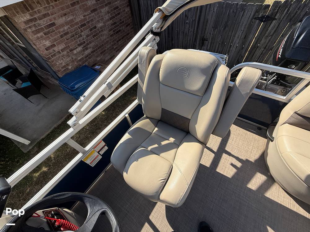 Slide: The Image of Sun Tracker Bass Buggy 16XL 2024 - 15073156