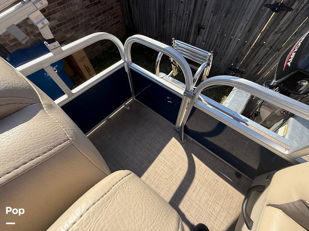 Slide: The Image of Sun Tracker Bass Buggy 16XL 2024 - 15073160