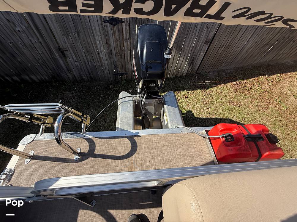 Slide: The Image of Sun Tracker Bass Buggy 16XL 2024 - 15073161
