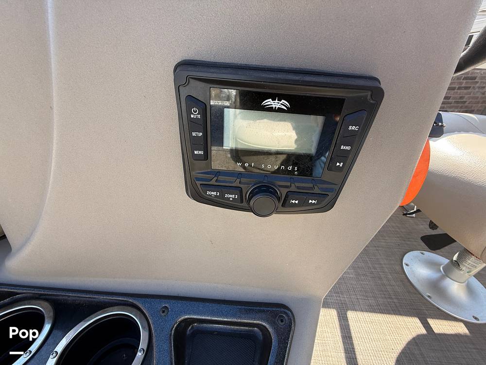 Slide: The Image of Sun Tracker Bass Buggy 16XL 2024 - 15073163