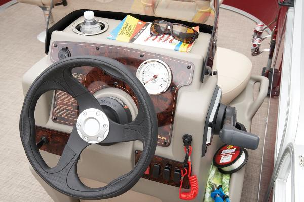 Slide: The Image of Sun Tracker Bass Buggy 16 XL Select 2025 - 38