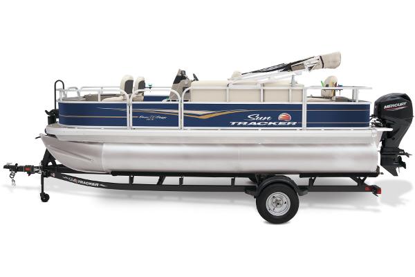 Slide: The Image of Sun Tracker Bass Buggy 18 DLX 2025 - 10