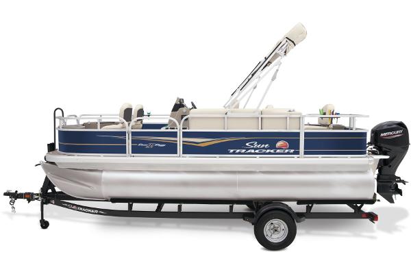 Slide: The Image of Sun Tracker Bass Buggy 18 DLX 2025 - 13
