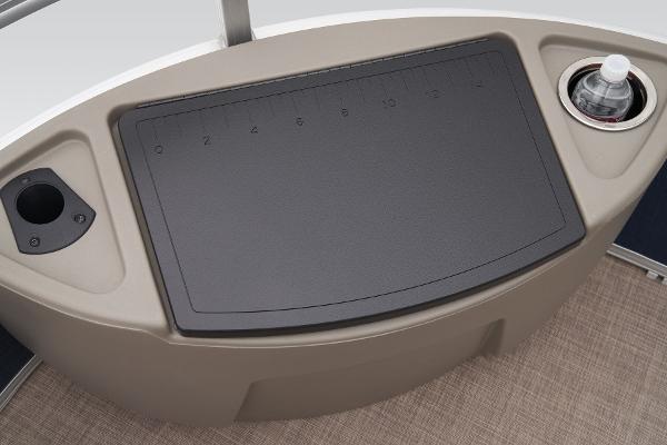 Slide: The Image of Sun Tracker Bass Buggy 18 DLX 2025 - 28