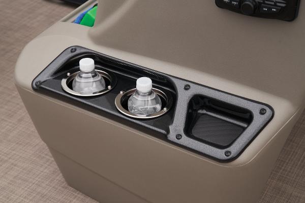 Slide: The Image of Sun Tracker Bass Buggy 18 DLX 2025 - 36