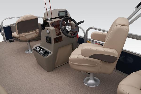 Slide: The Image of Sun Tracker Bass Buggy 18 DLX 2025 - 40