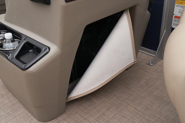 Slide: The Image of Sun Tracker Bass Buggy 18 DLX 2025 - 41