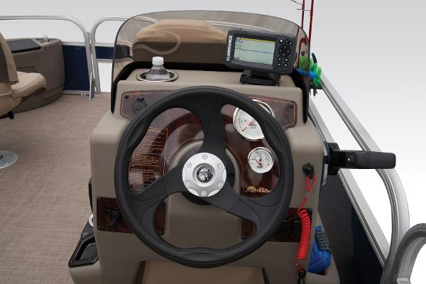 Slide: The Image of Sun Tracker Bass Buggy 18 DLX 2025 - 42