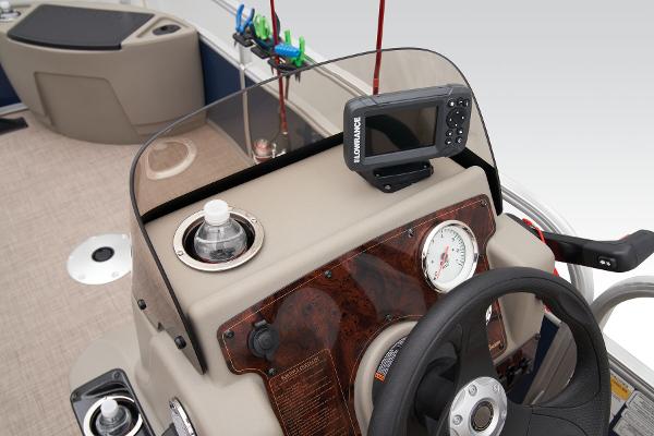 Slide: The Image of Sun Tracker Bass Buggy 18 DLX 2025 - 43