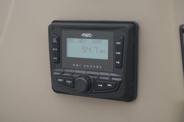 Slide: The Image of Sun Tracker Bass Buggy 18 DLX 2025 - 47