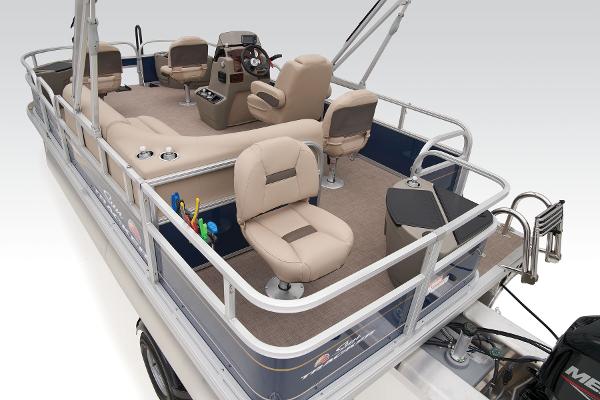 Slide: The Image of Sun Tracker Bass Buggy 18 DLX 2025 - 58