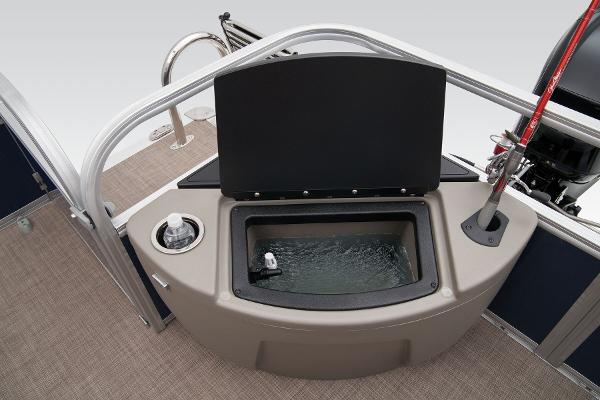 Slide: The Image of Sun Tracker Bass Buggy 18 DLX 2025 - 61