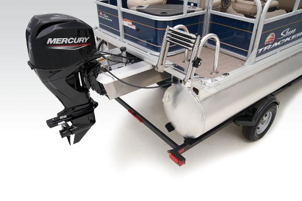 Slide: The Image of Sun Tracker Bass Buggy 18 DLX 2025 - 64