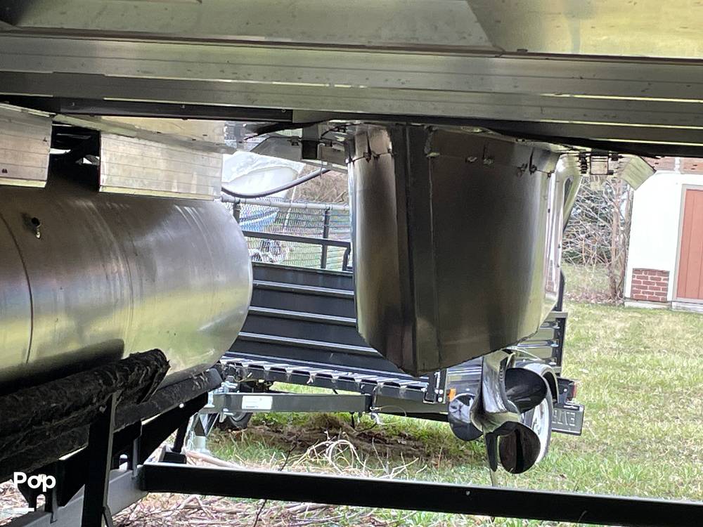 Slide: The Image of Sun Tracker Bass Buggy 18 DXL 2024 - 15321656