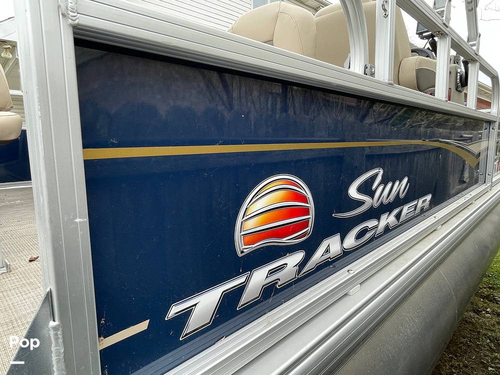 Slide: The Image of Sun Tracker Bass Buggy 18 DXL 2024 - 15321665