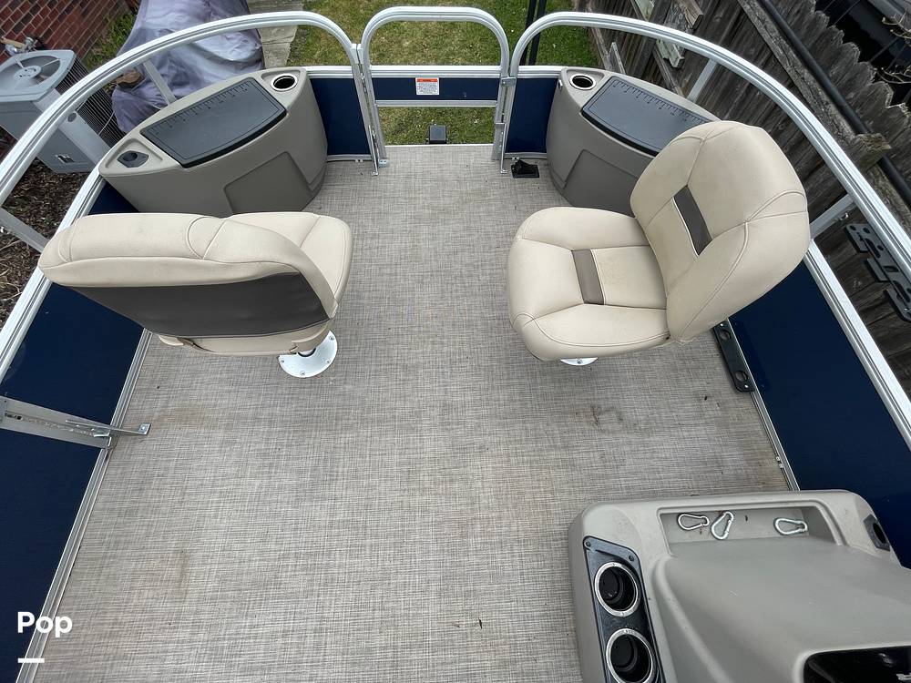 Slide: The Image of Sun Tracker Bass Buggy 18 DXL 2024 - 15319885