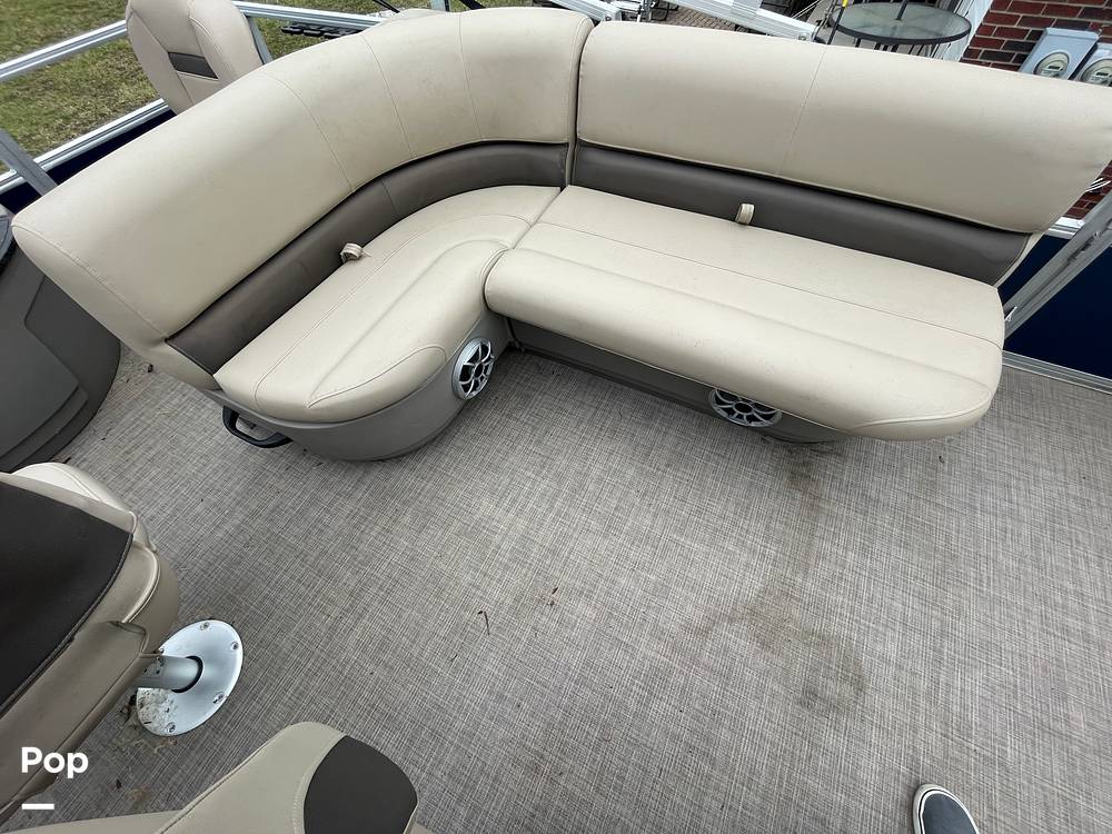 Slide: The Image of Sun Tracker Bass Buggy 18 DXL 2024 - 15319886