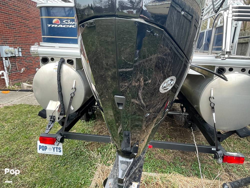 Slide: The Image of Sun Tracker Bass Buggy 18 DXL 2024 - 15321557