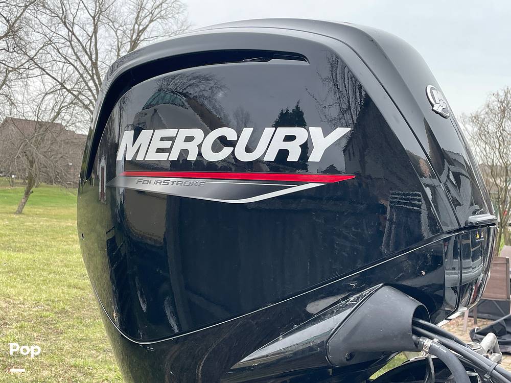 Slide: The Image of Sun Tracker Bass Buggy 18 DXL 2024 - 15321562