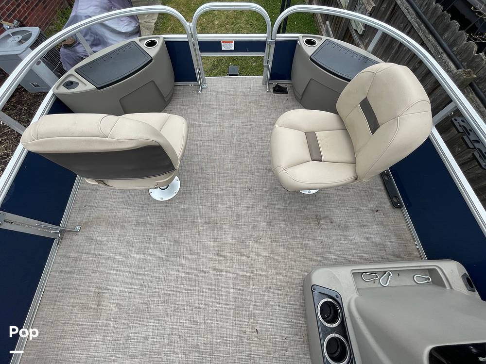 Slide: The Image of Sun Tracker Bass Buggy 18 DXL 2024 - 15321571