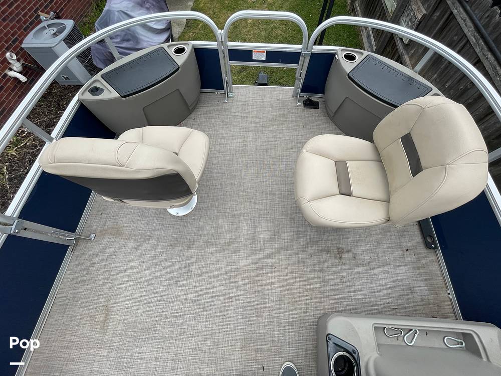 Slide: The Image of Sun Tracker Bass Buggy 18 DXL 2024 - 15321577