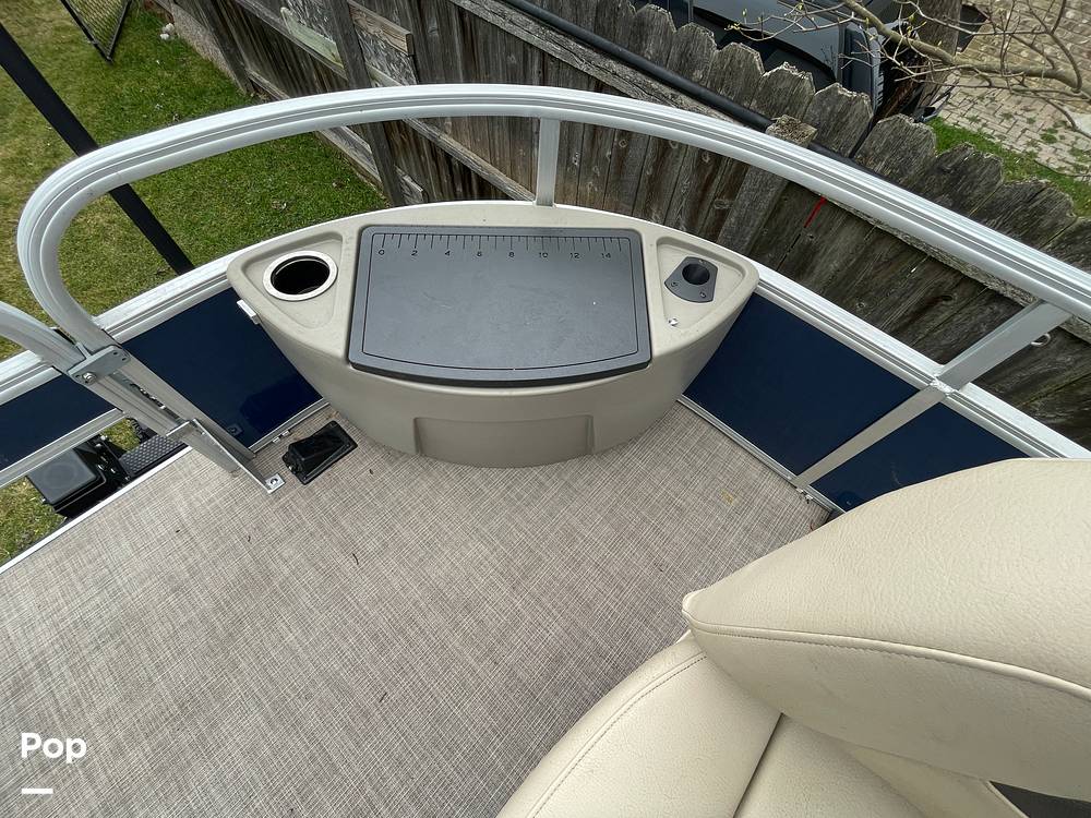 Slide: The Image of Sun Tracker Bass Buggy 18 DXL 2024 - 15321578