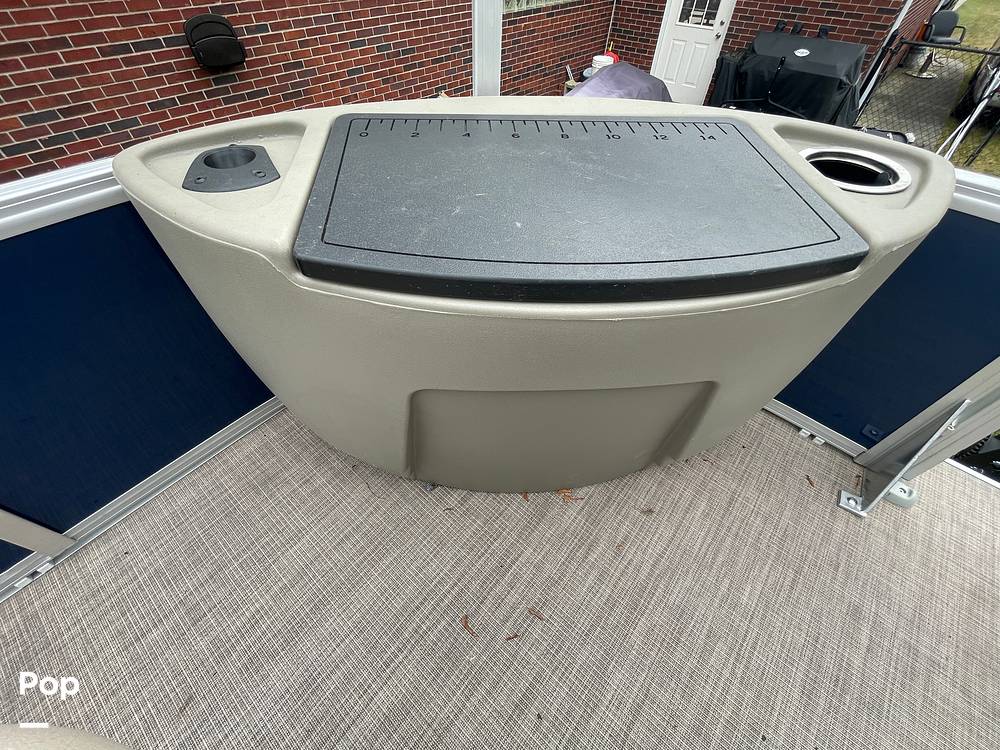 Slide: The Image of Sun Tracker Bass Buggy 18 DXL 2024 - 15321582