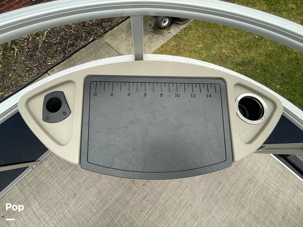 Slide: The Image of Sun Tracker Bass Buggy 18 DXL 2024 - 15321583