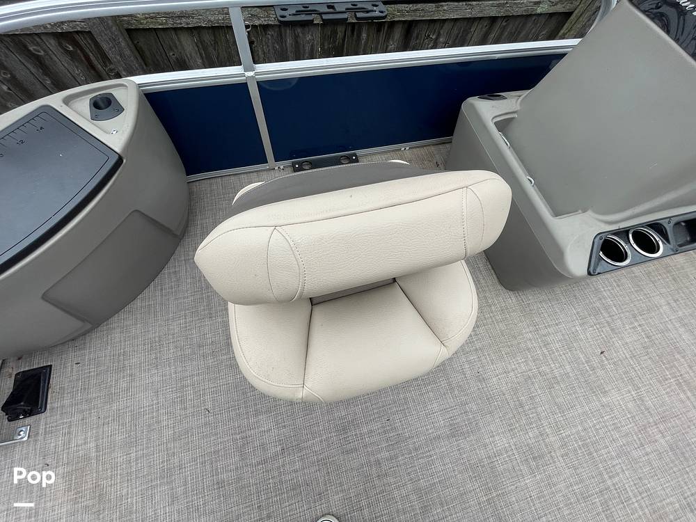 Slide: The Image of Sun Tracker Bass Buggy 18 DXL 2024 - 15321588